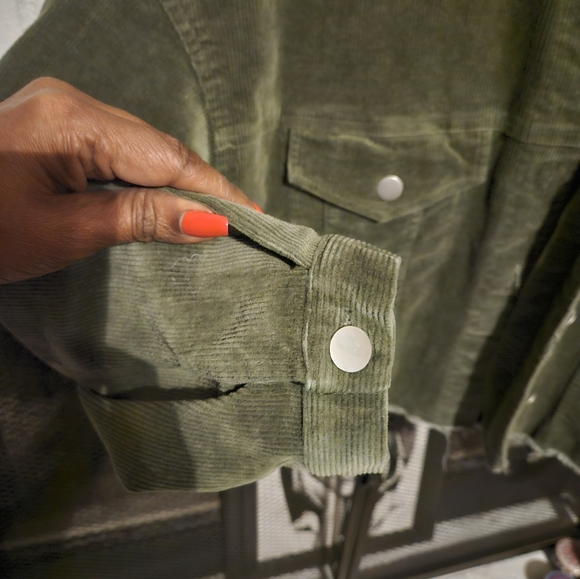 Newberry green corduroy crop jacket size large - Picture 4 of 4